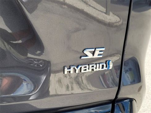 Used 2024 Toyota RAV4 SE image 12