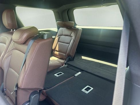 New 2026 Lincoln Navigator Reserve AWD/4WD image 12