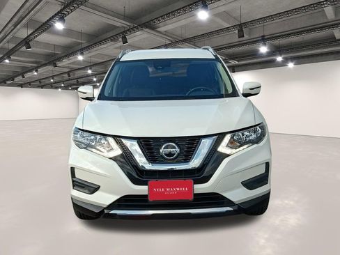 Used 2019 Nissan Rogue SV FWD image 18