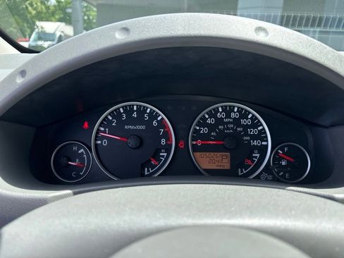Used 2016 Nissan Frontier SL w/ Moonroof Package RWD image 6