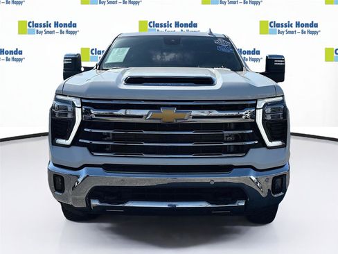 Used 2024 Chevrolet Silverado 2500 LTZ w/ LTZ Plus Package image 2