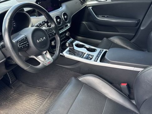 Used 2022 Kia Stinger GT1 image 6