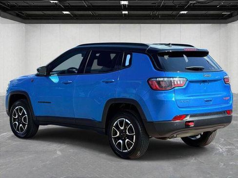 Certified 2025 Jeep Compass Trailhawk AWD/4WD image 7
