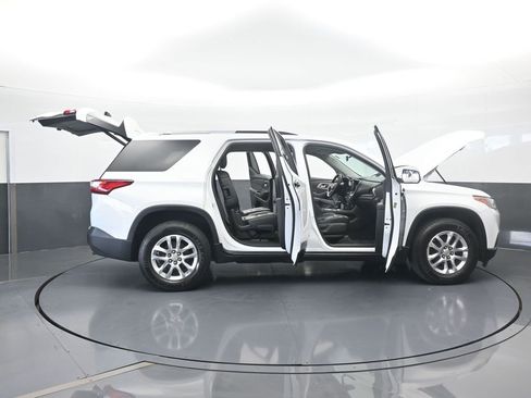 Used 2018 Chevrolet Traverse LT image 75