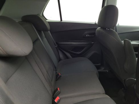 Used 2021 Chevrolet Trax LS w/ Tint and Cruise Package AWD/4WD image 19