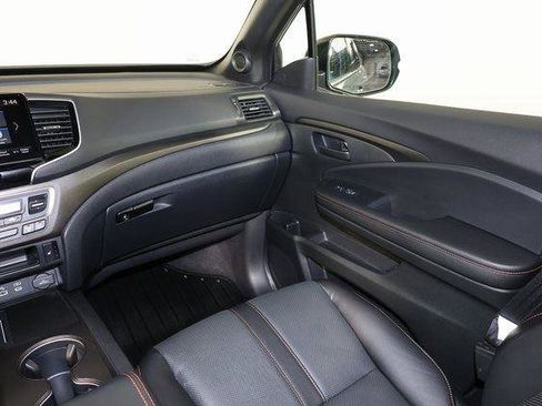Used 2025 Honda Ridgeline TrailSport image 11