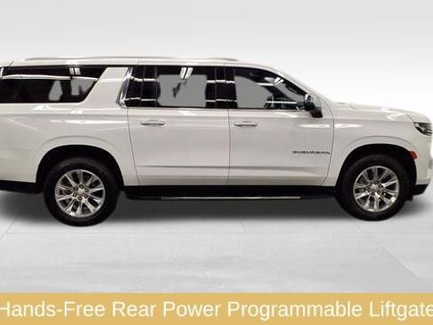 Used 2023 Chevrolet Suburban Premier image 14