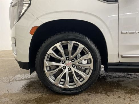 Used 2021 GMC Yukon Denali image 11