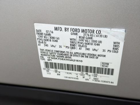 Used 2017 Ford Explorer XLT w/ Equipment Group 202A FWD image 41