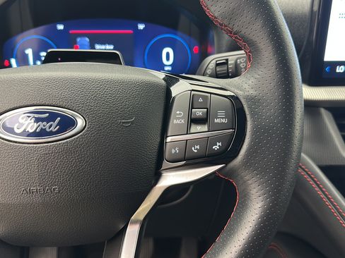 Used 2025 Ford Explorer ST-Line w/ ST-Line Street Pack AWD/4WD image 19