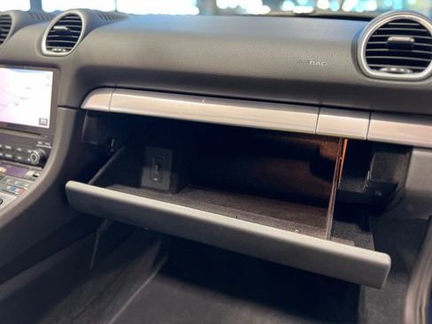 Used 2018 Porsche 718 Boxster S image 32