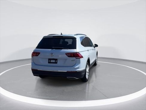 Used 2018 Volkswagen Tiguan SE w/ Panoramic Sunroof Package image 7
