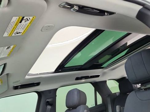 Used 2024 Land Rover Range Rover Sport SE image 54