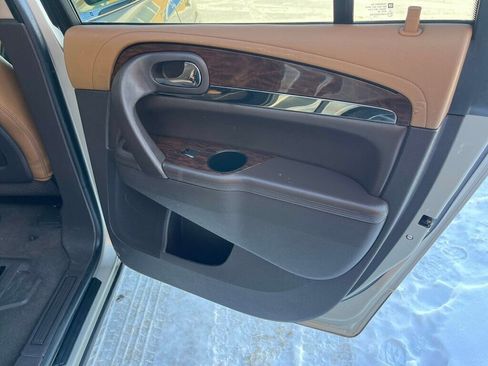 Used 2017 Buick Enclave Leather FWD image 17