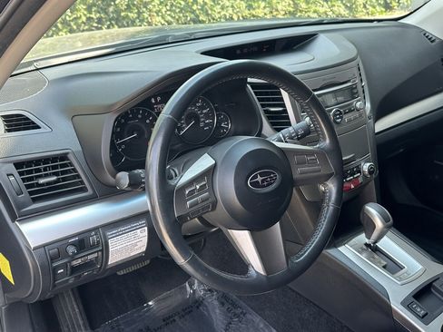 Used 2011 Subaru Outback 2.5i Premium AWD/4WD image 49