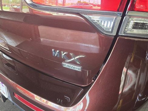 Used 2012 Lincoln MKX AWD image 32