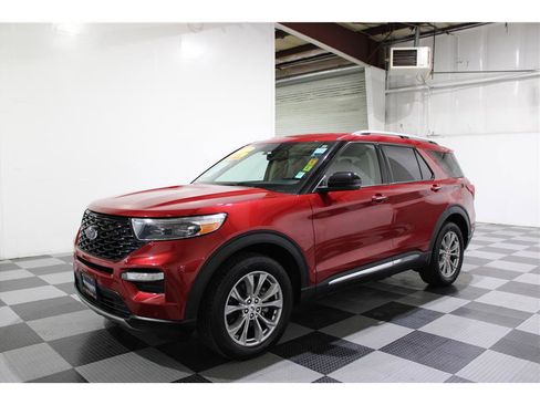 Used 2022 Ford Explorer Limited w/ Equipment Group 301A image 7