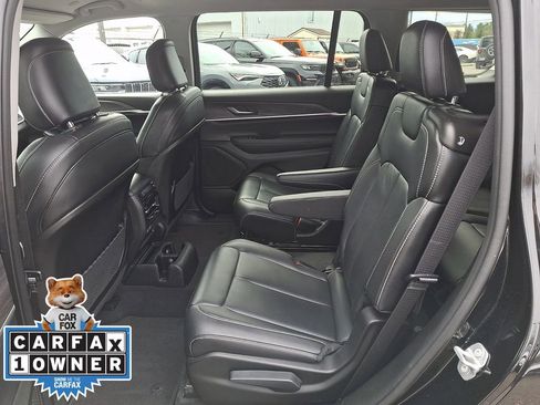 Used 2023 Jeep Grand Cherokee L Limited image 11