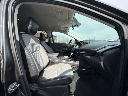 Used 2019 Ford Escape SE image 26