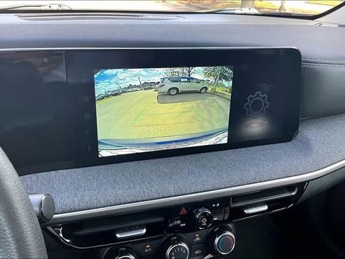 Certified 2025 Nissan Kicks SV image 13