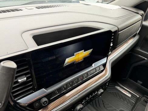 Used 2024 Chevrolet Silverado 2500 LT AWD/4WD image 28