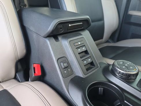 Used 2023 Ford Bronco Wildtrak AWD/4WD image 19