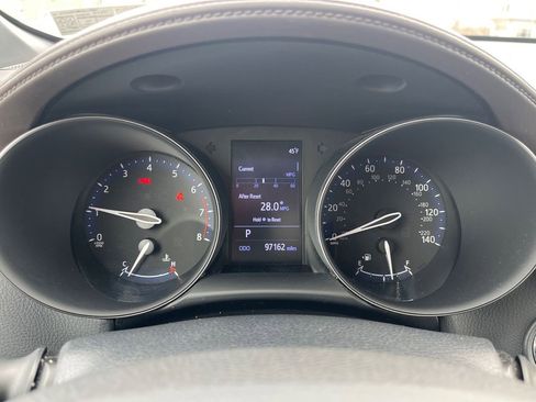 Used 2019 Toyota C-HR Limited image 16