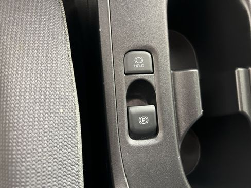 Used 2025 Toyota Corolla LE AWD/4WD image 33