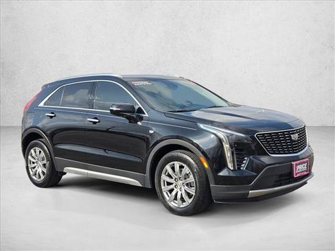 Used 2023 Cadillac XT4 Premium Luxury image 3