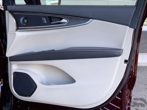 Used 2020 Lincoln Nautilus Reserve w/ Equipment Group 201A image 23