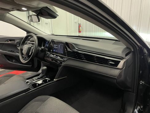 Used 2025 Toyota Camry LE FWD image 43
