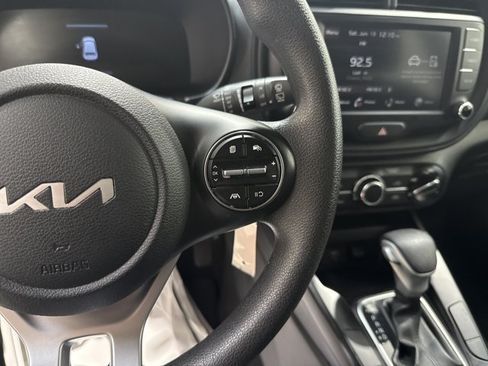 Certified 2023 Kia Soul LX w/ LX Technology Package FWD image 18