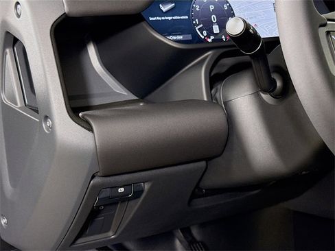 Used 2025 Land Rover Defender 110 S image 10