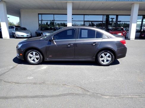 Used 2014 Chevrolet Cruze LT w/ RS Package image 2