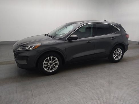 Used 2020 Ford Escape SE FWD image 2