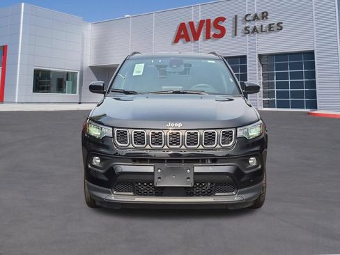 Used 2025 Jeep Compass Latitude w/ Sun & Sound Group AWD/4WD image 2