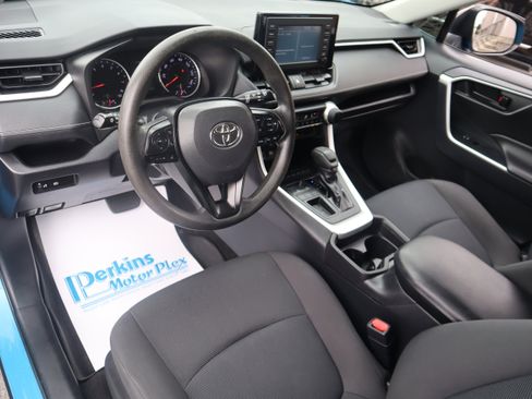 Used 2019 Toyota RAV4 LE image 22