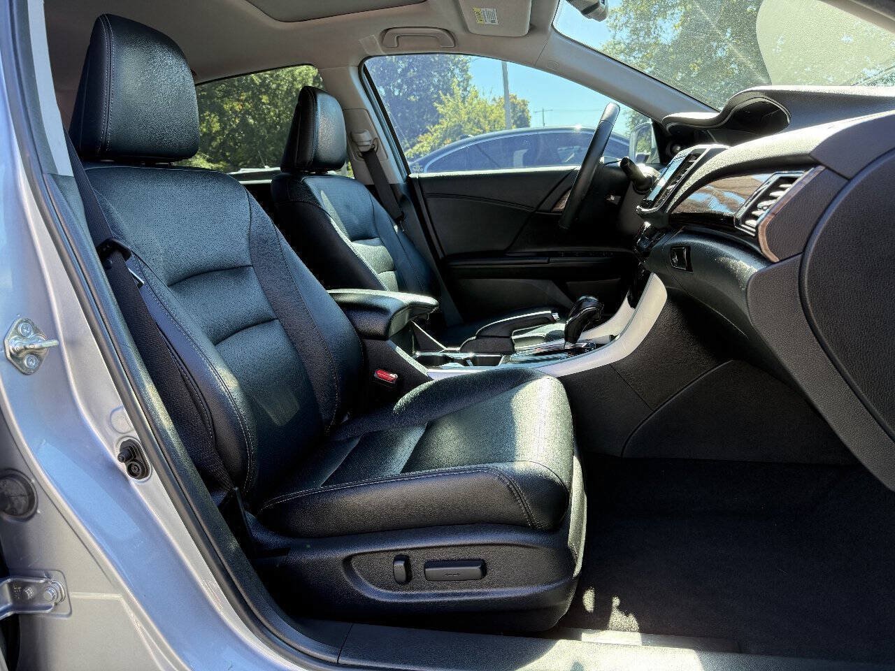 Used 2016 Honda Accord EX-L image 14
