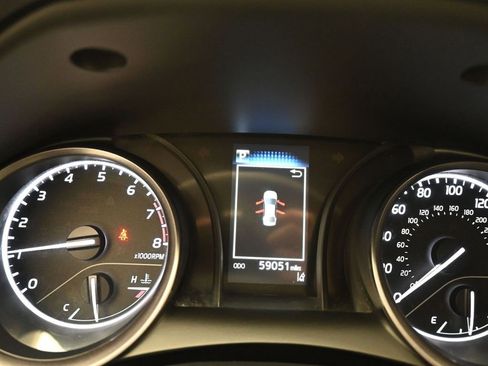 Used 2023 Toyota Camry SE image 20