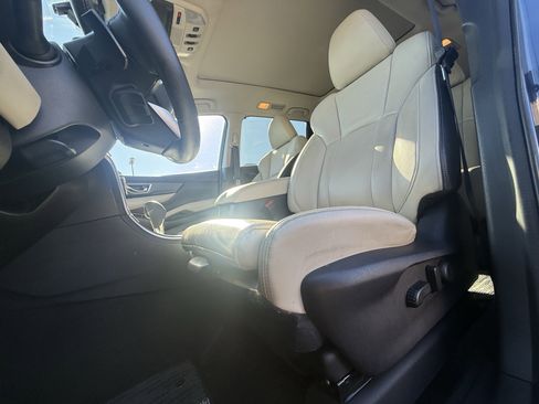 Used 2020 Subaru Ascent Limited w/ Technology Package image 22
