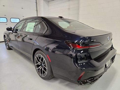 New 2025 BMW 760i xDrive w/ Executive Package image 8