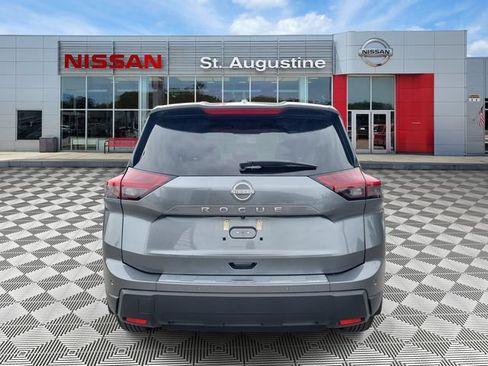 Certified 2026 Nissan Rogue SV FWD image 3