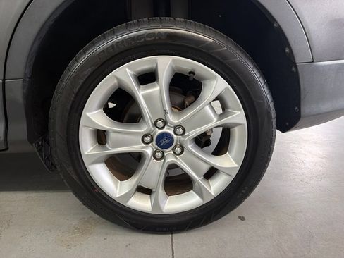 Used 2015 Ford Escape Titanium w/ Equipment Group 301A AWD/4WD image 10