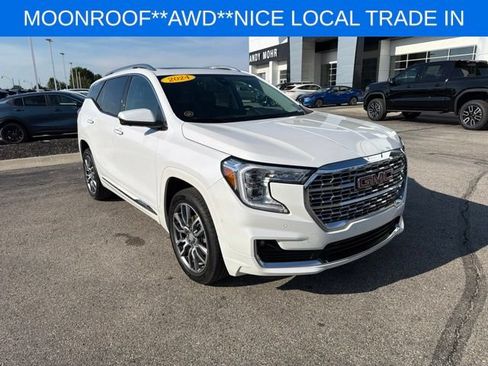Used 2024 GMC Terrain Denali w/ Denali Premium Package AWD/4WD image 3