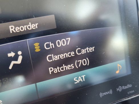 Used 2018 Toyota Prius Four Touring w/ Premium Convenience Package image 31