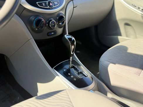 Used 2013 Hyundai Accent GLS w/ Premium Pkg image 22