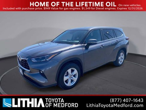 Certified 2024 Toyota Highlander LE AWD/4WD image 1