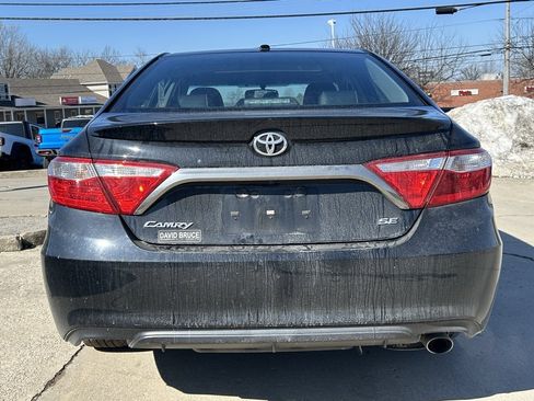 Used 2017 Toyota Camry SE image 7