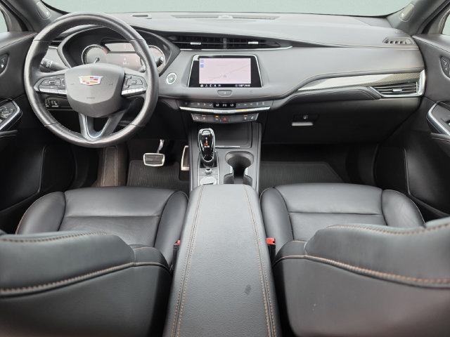 Used 2020 Cadillac XT4 Sport w/ LPO, Midnight Sport Package FWD image 18