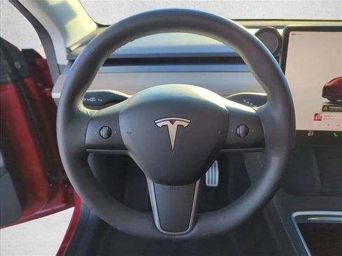 Used 2023 Tesla Model Y Performance image 12